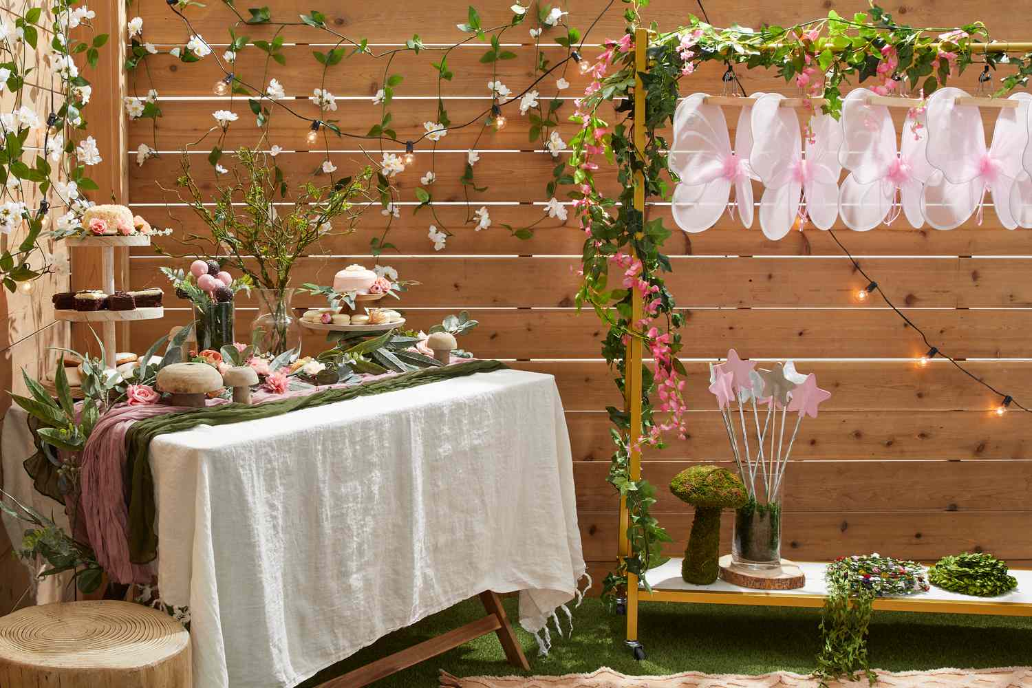 How to Decorate a Party Event?